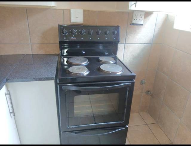 2 BEDROOM SECTIONAL TITLE FOR SALE IN GREENHILLS
